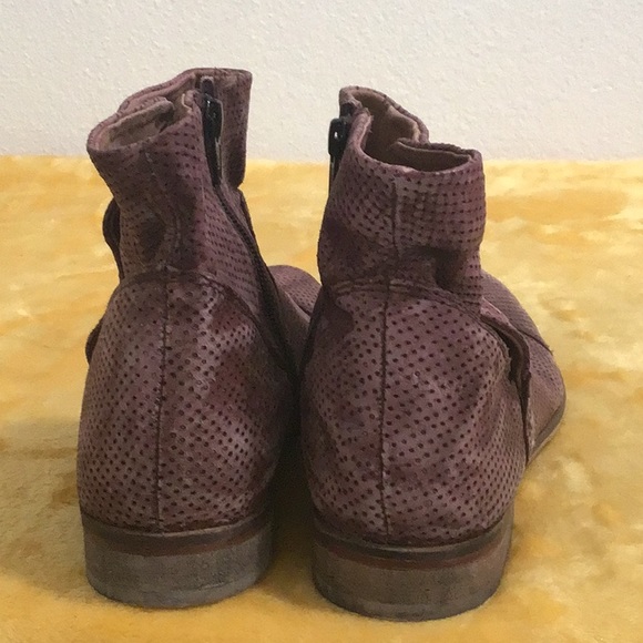 π FREE PEOPLE Pin Dot Distressed Leather Ankle Boots 5β Shaft Height Low Heel - Picture 7 of 11